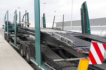 汽车拖车 道路救援中的关键角色与实用指南